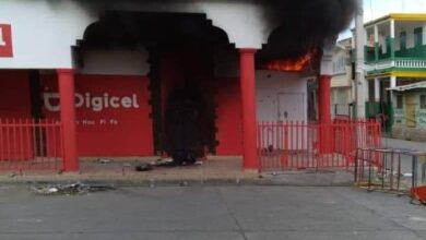 Nouvelle journée de Protestation contre la Digicel : un bureau incendié à Jérémie 