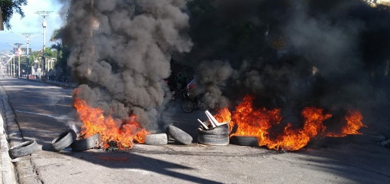 La colère gronde à Port-au-Prince contre la rareté du carburant 