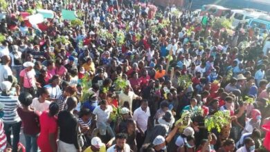 Répression de la manifestation des ouvriers par la police nationale d'Haiti