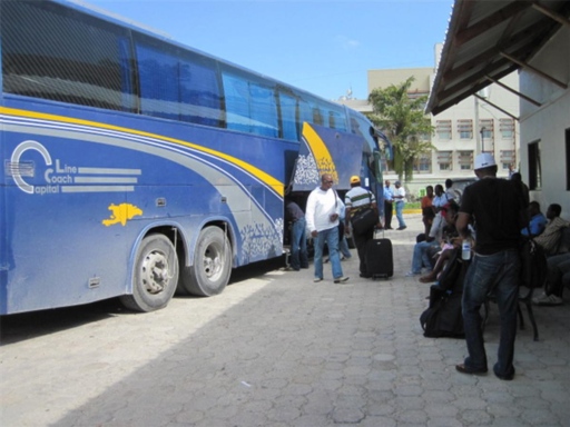 Des Haïtiens interdits de monter dans des bus de transport en République Dominicaine