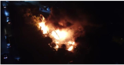 Une usine de matelas prend feu à Licey al Medio, en République Dominicaine 